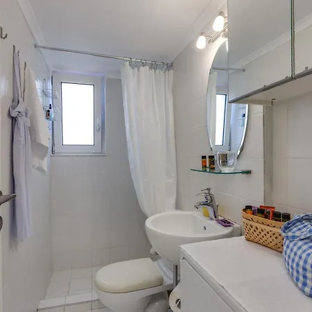 Sunny Comfortable Apartment Kalathas